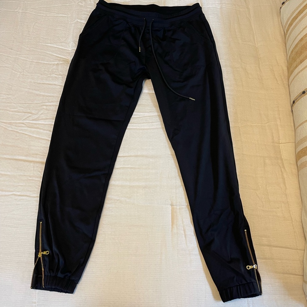 Black Zyia peak joggers size Large